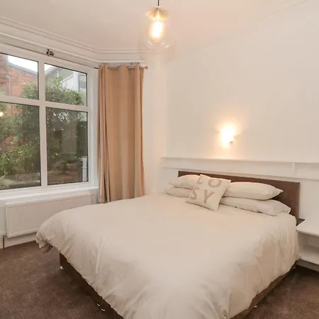 28 Manor Road Апартаменты *